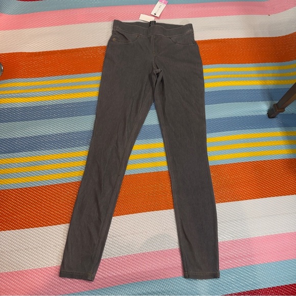 Utopia by HUE Gray Skinny Jeans Women Size Small 4-6 - Picture 1 of 3